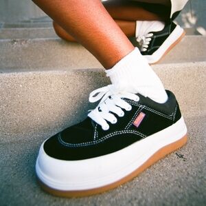 UNIF "The Phoebes" Wide Chunky Vintage 90s Casual Leather Suede Sneakers EUC Y2K